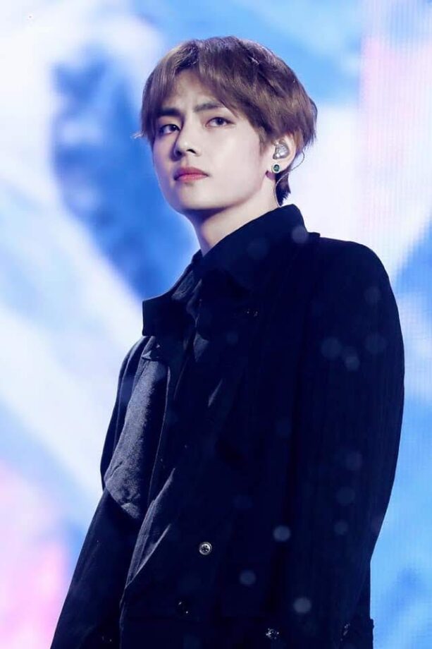 Here Are 5 Pictures That Show Kim Taehyung Is Wallpaper Worthy - 1