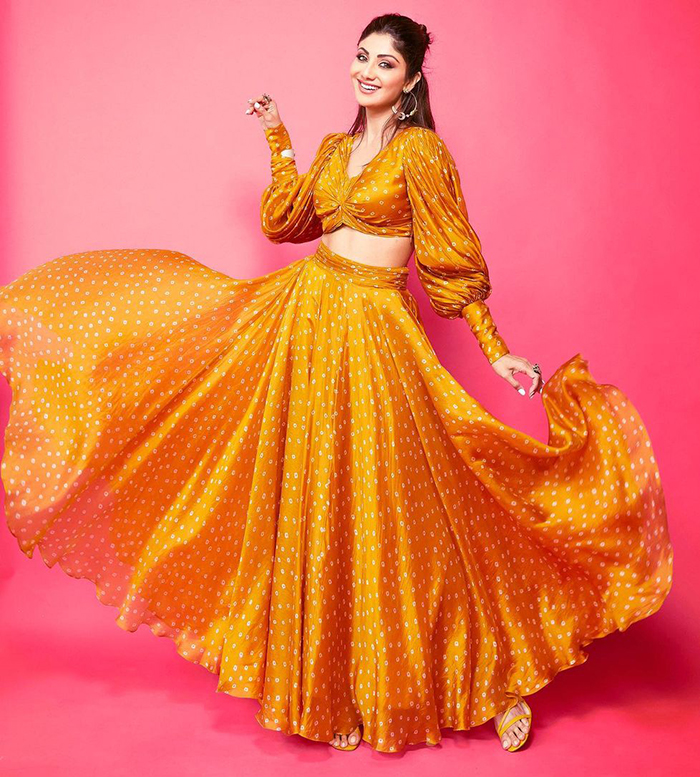 Karisma Kapoor To Shilpa Shetty: Ranga-Birangi Lehengas For Your Bridesmaid Look - 0