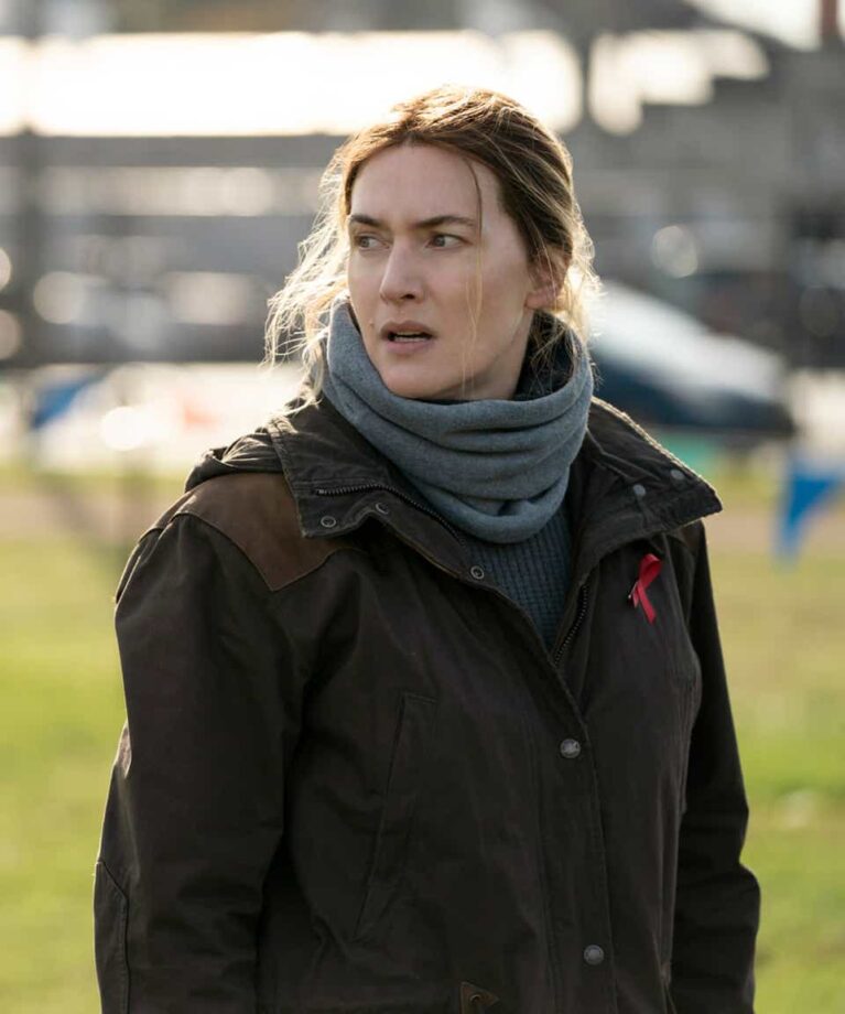 Kate Winslet Is Reviving The Trend Of Statement Coats - 1