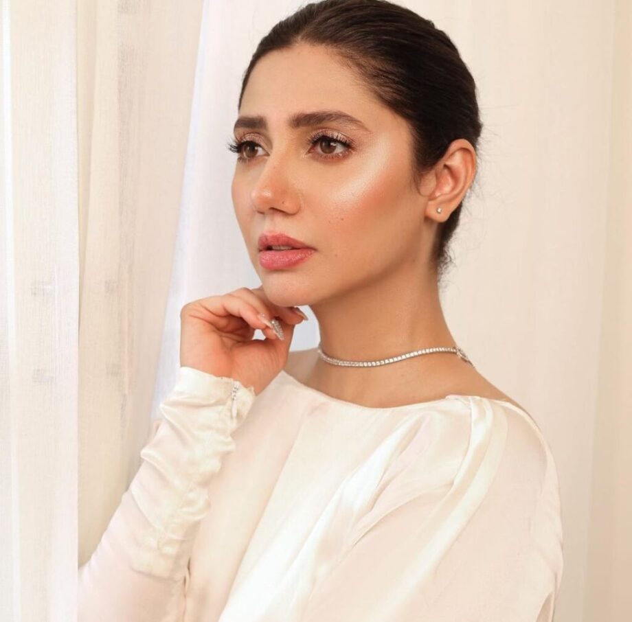 Mahira Khan Receives Criticism As She Tries Sensuous Backless Dress - 5