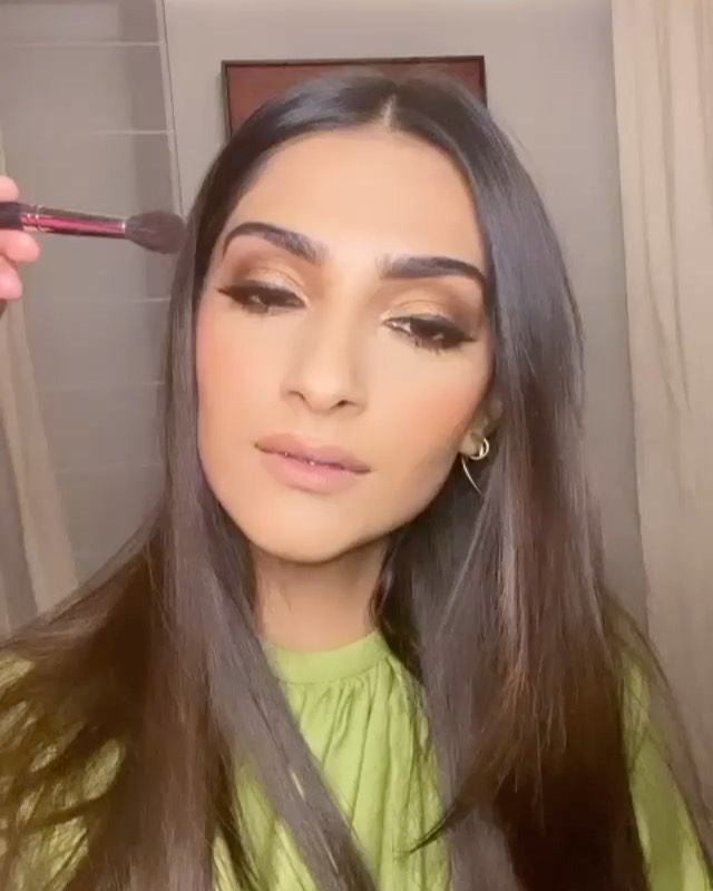 MAKEUP GUIDE: Learn How To Slay Glamorous Makeup Look Like Beauty Guru Sonam Kapoor - 3