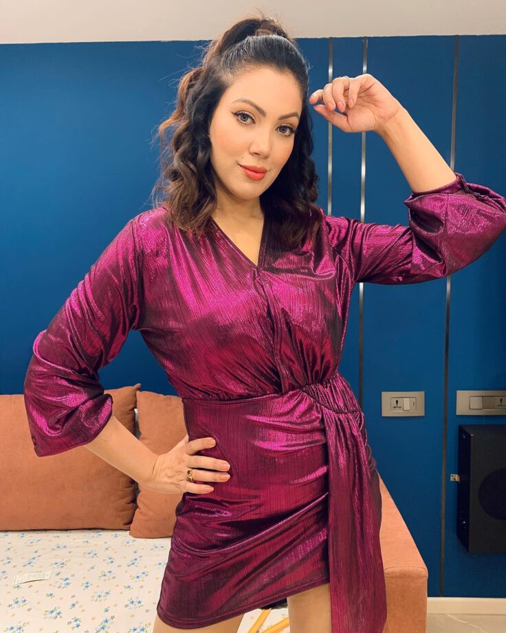 Munmun Dutta looks stunning in the maroon wrap-up full sleeves dress! - 2