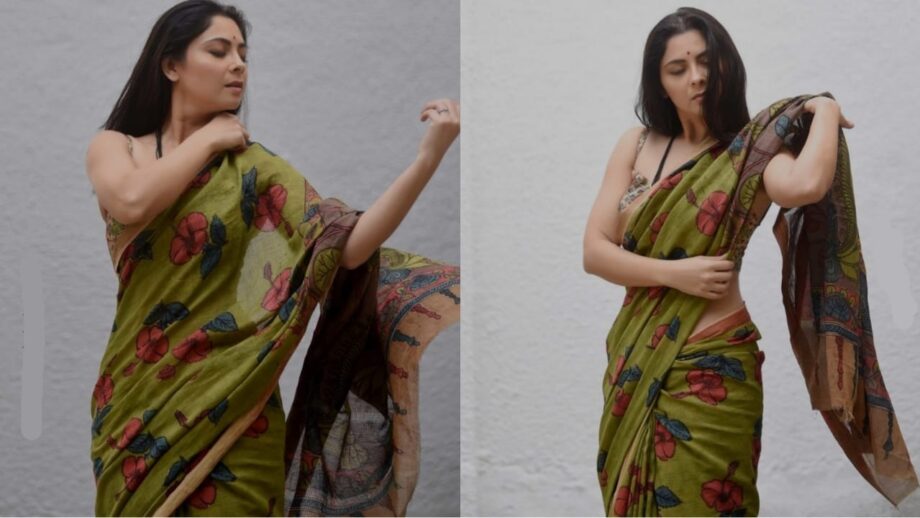 PICS: Marathi Actress Sonali Kulkarnee Has Left Us Speechless In Stunning Green Saree And Attractive Poses 553000