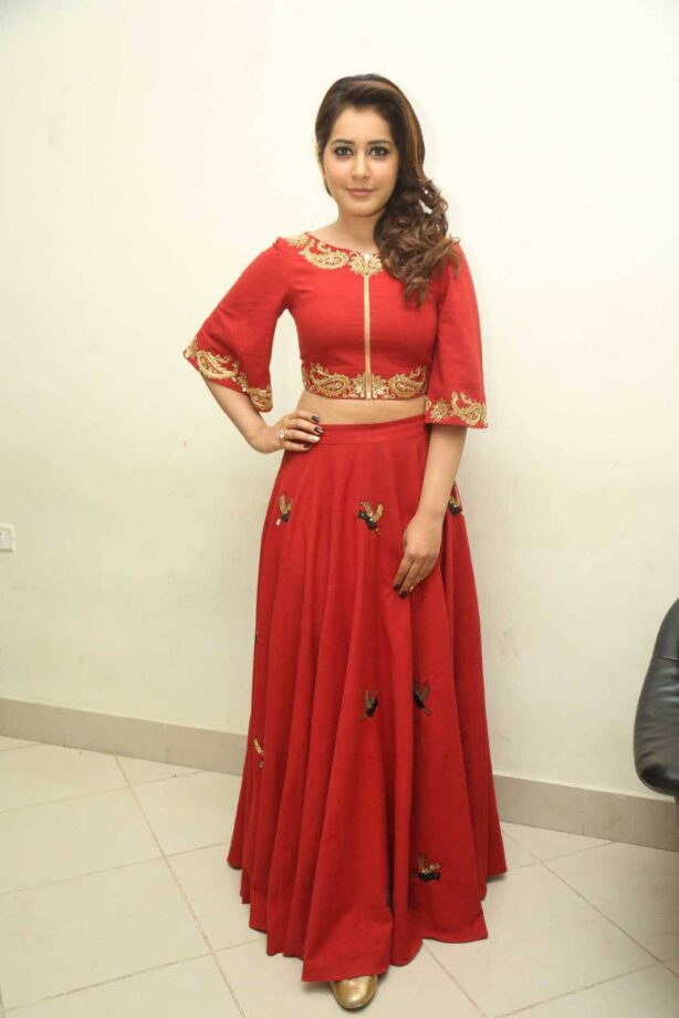 Raashi Khanna To Samantha Ruth Prabhu: South Beauties In Red Avatars - 0