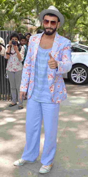 Ranveer Singh On Breaking The Fashion Taboo, 5 Outfits To Prove - 4