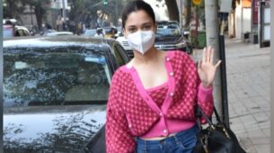 Rocking The Baggy Jeans And Knitted Sweater Tamannaah Bhatia Has Never Failed To Serve Looks!