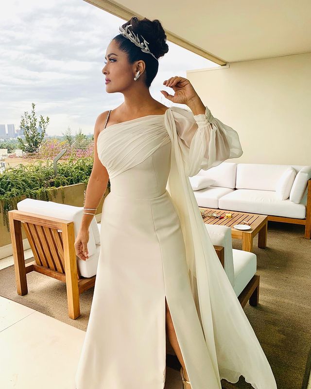 Salma Hayek’s Pure White Outfits That Got Us Screaming “OMG QUEEN”! See Pics - 0