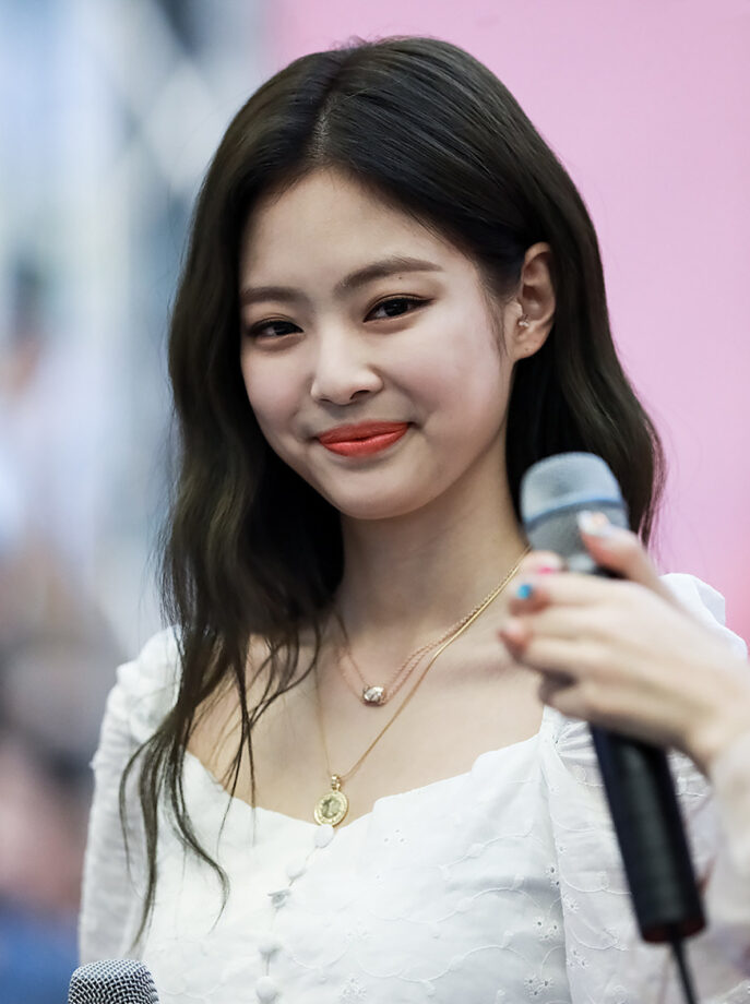 Stray Kids Felix To Blackpink Jennie: 5 Gorgeous K-Pop Stars Who Have Made Us Swoon Over Korean Beauty - 3