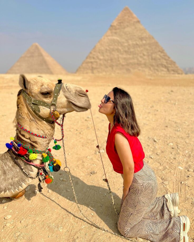 Take A Peek At These Wonderful Photographs! Hina Khan Is Definitely Tempting Us To Travel To Egypt - 6