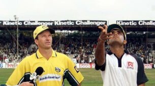The REAL Reason Why Sourav Ganguly Made Steve Waugh Wait At Toss During India Vs Australia Games