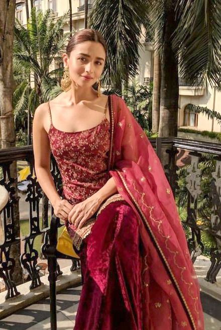 These 7 Ethnic Outfits Worn By Alia Bhatt Will Certainly Bring Out The Desi Diva In You - 1