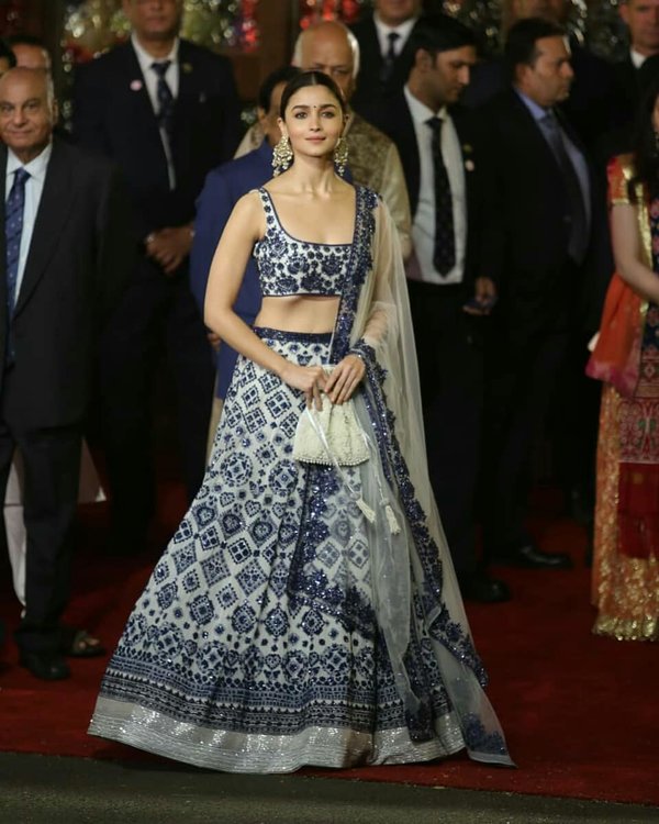 These 7 Ethnic Outfits Worn By Alia Bhatt Will Certainly Bring Out The Desi Diva In You - 2