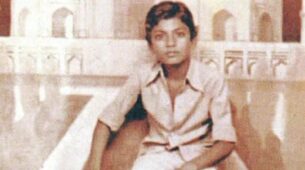 This Child Sitting Front Of Taj Mahal Is An OTT And Bollywood Star, Did You Recognise?