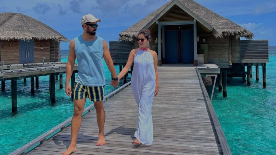 Throwback To The Vacation Pictures Of Famous Couple Abhinav Shukla And Wife Rubina Dilaik Enjoying In The Maldives - 2