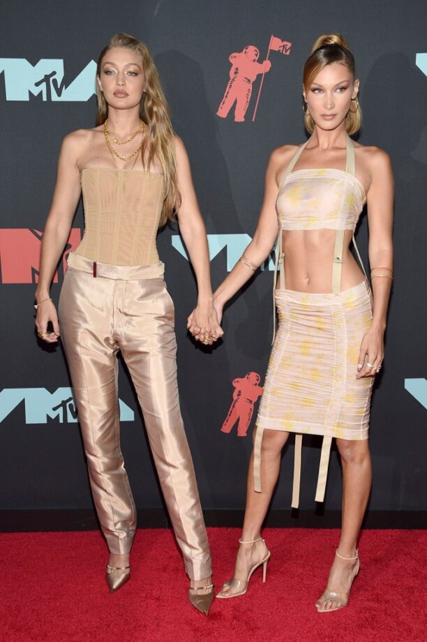 Times Bella Hadid & Gigi Hadid Proved The Hadid Sisters Are The Hottest On Red Carpets - 0