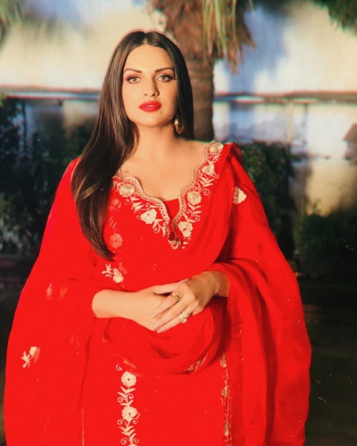 3 Times Bigg Boss Fame Himanshi Khurana Made Heads Turn In Stunning Red Outfits - 0