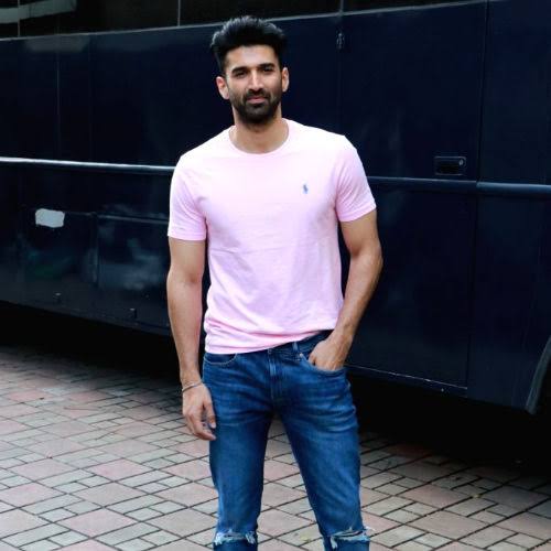 5 Moments When Bollywood Actors Slew In Pink And Stole Our Hearts, From Ranbir Kapoor To Varun Dhawan, Take A Look - 1