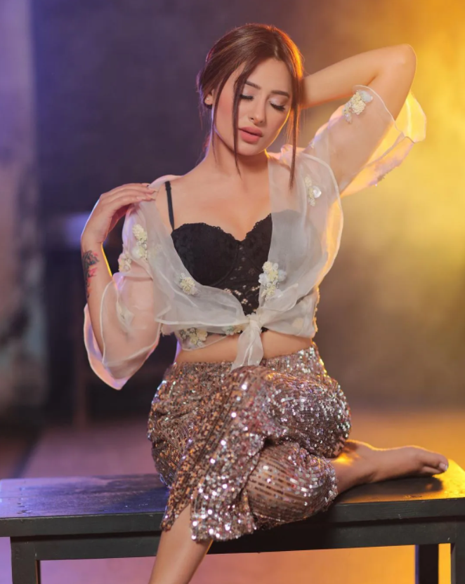 Hottest: Mahira Sharma Glows In Shimmery Outfits, Pictures Here - 1