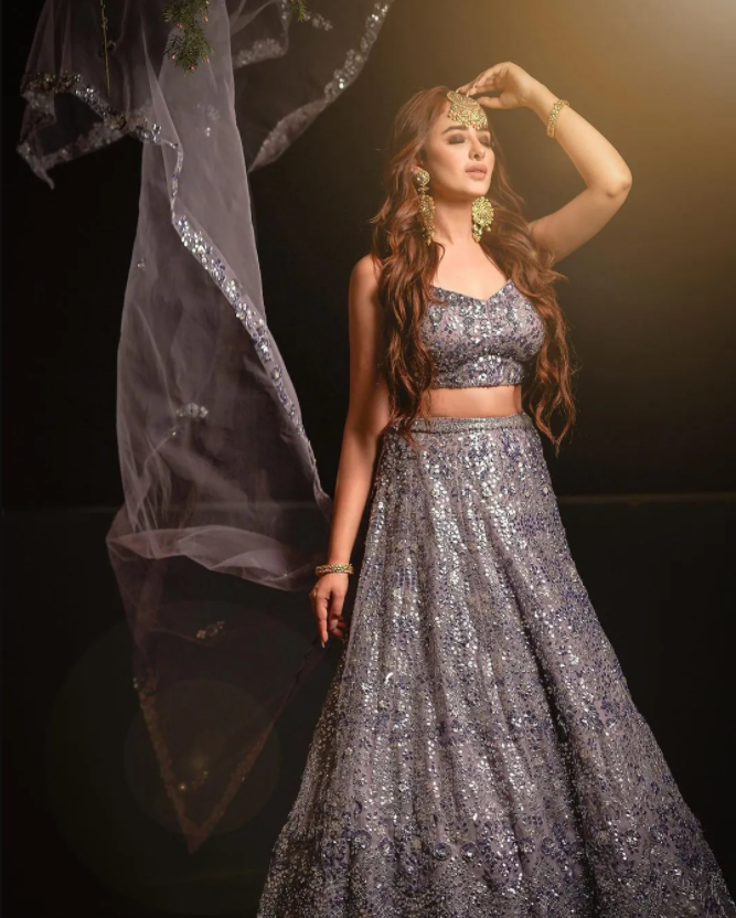 Hottest: Mahira Sharma Glows In Shimmery Outfits, Pictures Here - 5