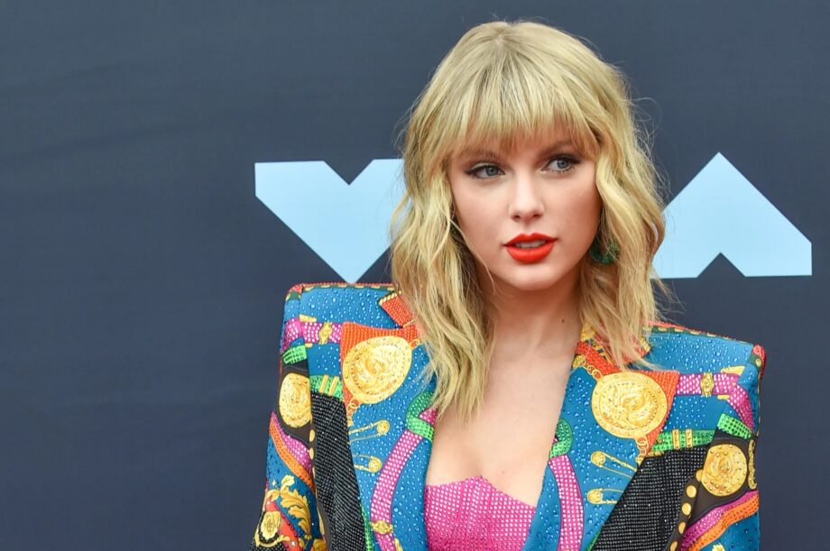 From Fearless To Red: Here’s How Taylor Swift’s Style Has Changed - 2