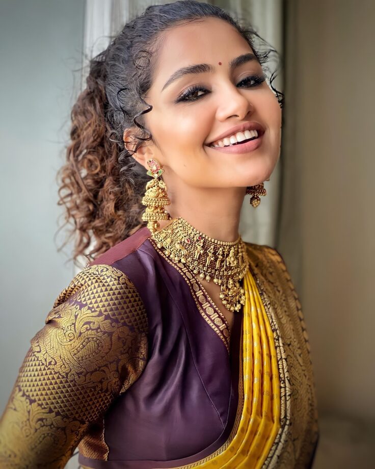 Anupama Parameswaran Looks Stunning In Sarees: Check Out These Lovely Looks - 1