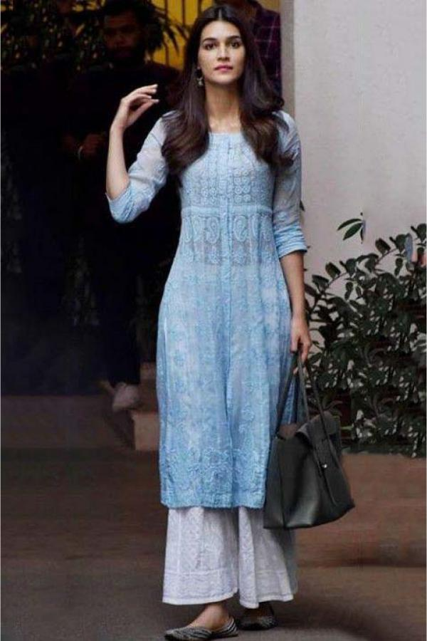 Anushka Sharma To Malaika Arora: Celebs Knows How To Slay In Chikankari Kurtas - 2