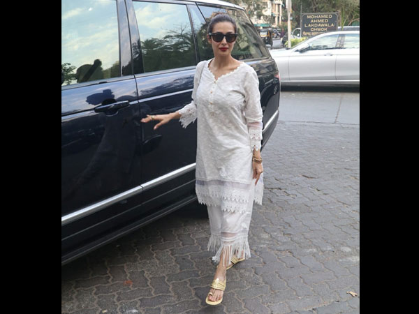 Anushka Sharma To Malaika Arora: Celebs Knows How To Slay In Chikankari Kurtas - 3