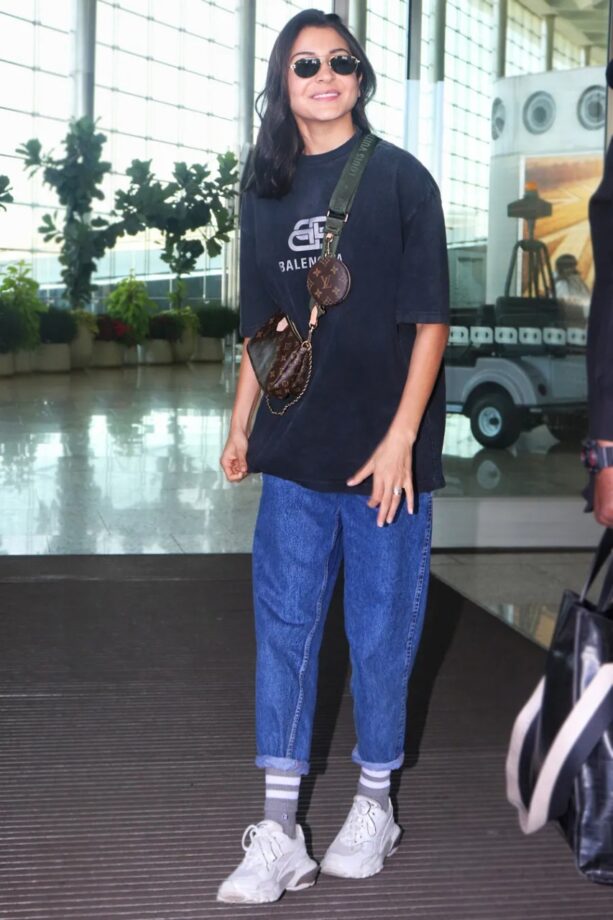 Anushka Sharma’s Casual Outfits That We Might Wanna Have In Our Wardrobe - 3