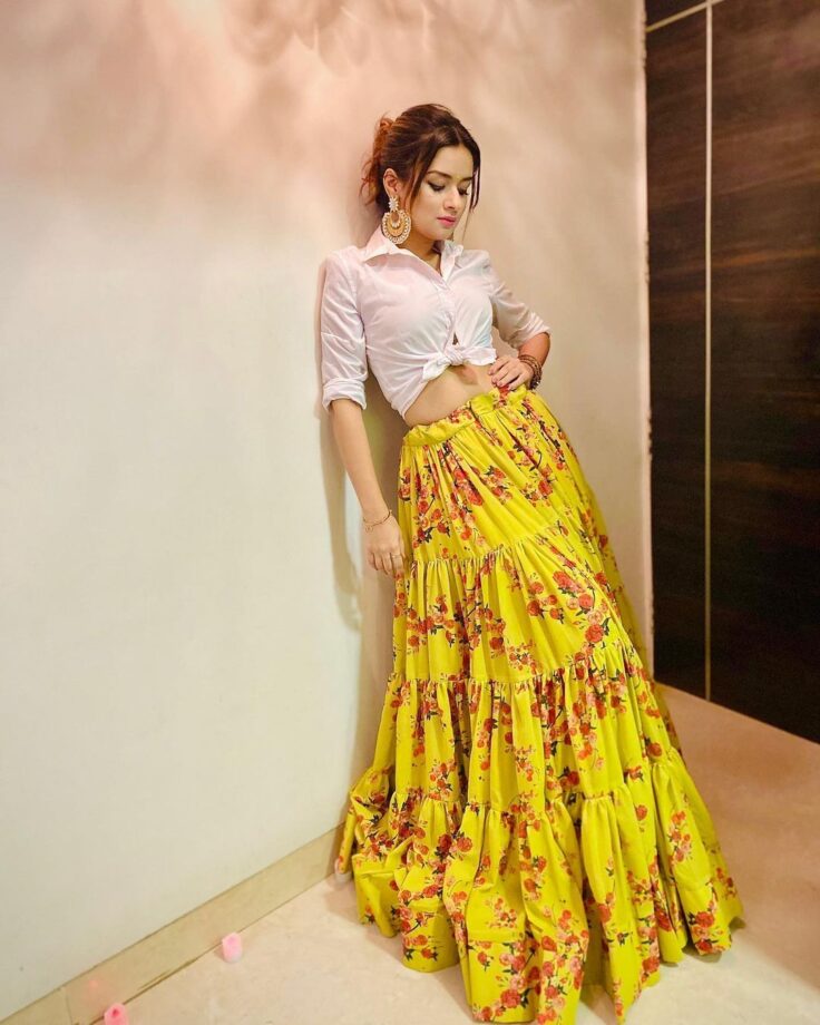 Avneet Kaur Looks Lovely In this Indo-Western Two-Piece With Matching Earrings; See Pictures - 1