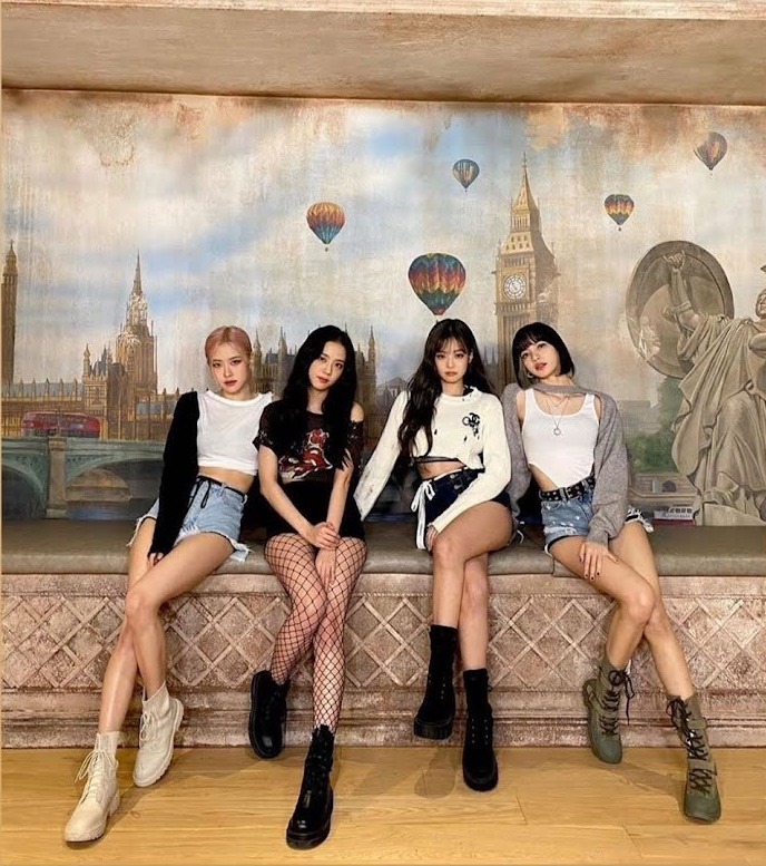 Blackpink Forgot To Inform Jisoo About The Dress Code 10 Times! Take A Look - 7