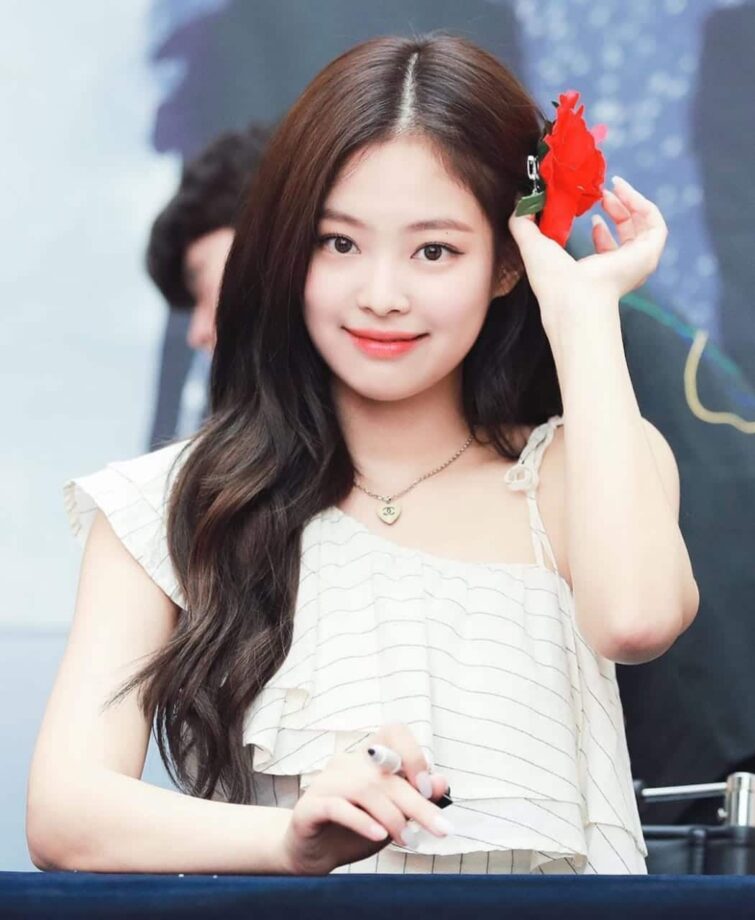 Blackpink’s Jennie In 10 Fan-Clicked Photos That Prove She’s Even More Gorgeous In Real Life, Check Out - 2