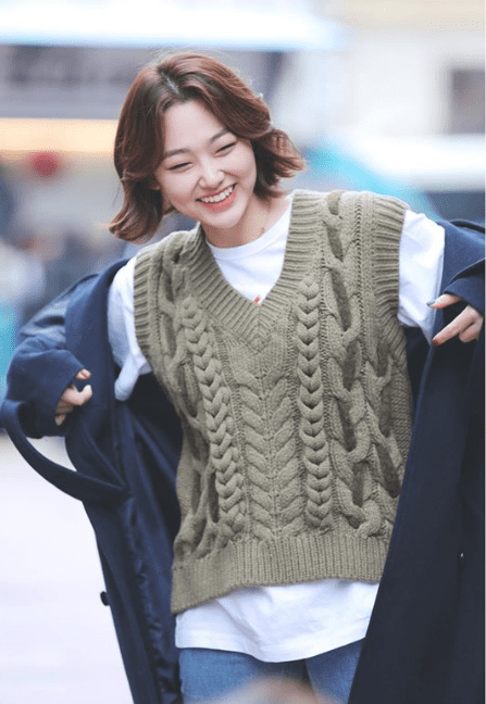 Cardigans Are A Must-Have Winter Accessory: Blackpink’s Jennie Understands How To Rock A Cardigan - 3