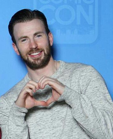 Chris Evans Is Quite Charming And Handsome, Don’t You Think? Look At These Amazing Photographs - 4