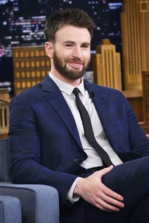 Chris Evans Is Quite Charming And Handsome, Don’t You Think? Look At These Amazing Photographs - 5