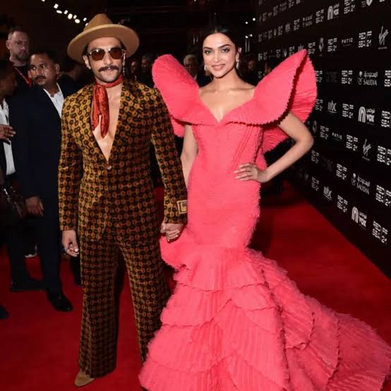 Deepika Padukone Claims She’s ‘Always Trying To Put A Grip’ On Ranveer Singh’s Flashy Side, But That He’s Happy With It - 1