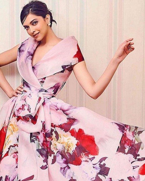 Deepika Padukone In Printed Outfits, 5 Picks For You - 1