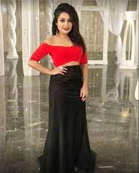 Fashion Faceoff- Neha Kakkar Vs Sunidhi Chauhan: Who Styled The Red Top And Black Skirt The Best? - 0