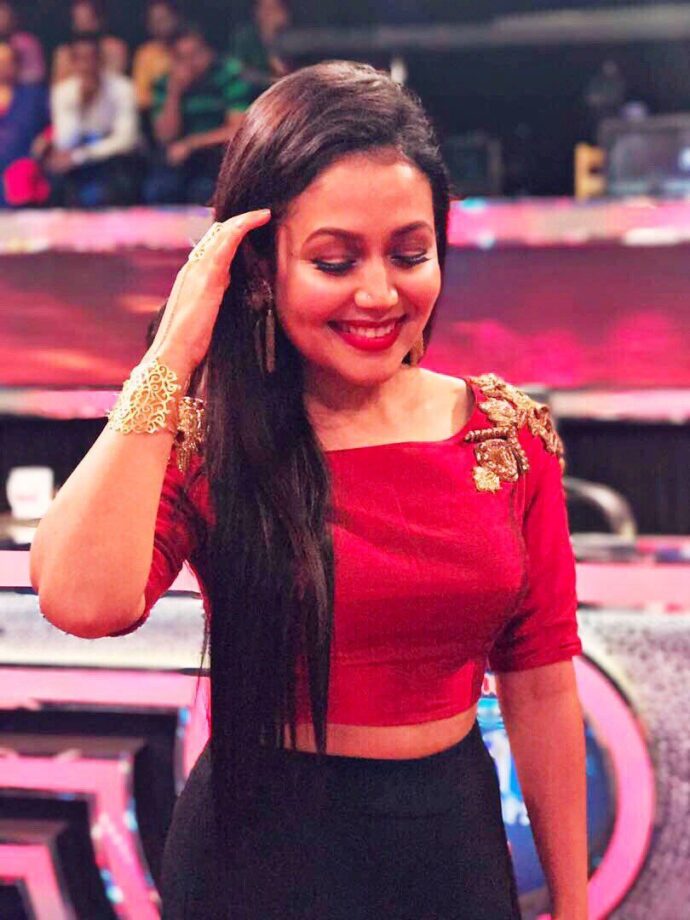 Fashion Faceoff- Neha Kakkar Vs Sunidhi Chauhan: Who Styled The Red Top And Black Skirt The Best? - 1