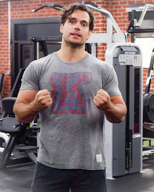 Get A Body Like Henry Cavill, Superman Is Here To Give You Some Lessons - 2