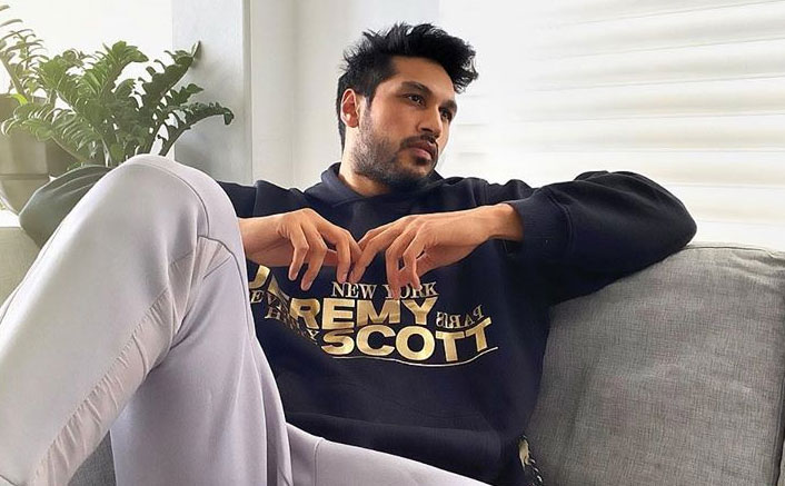 Hotness Alert! Do Not Miss These Pictures Of Arjun Kanungo In Casuals - 4