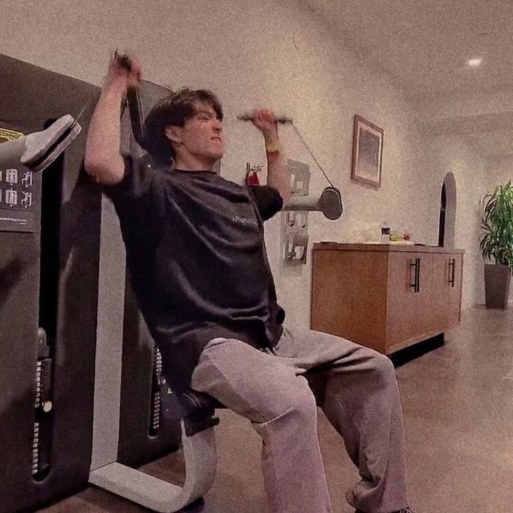 How To Show Off Sensuous Workout Style? Learn From BTS Jungkook - 2