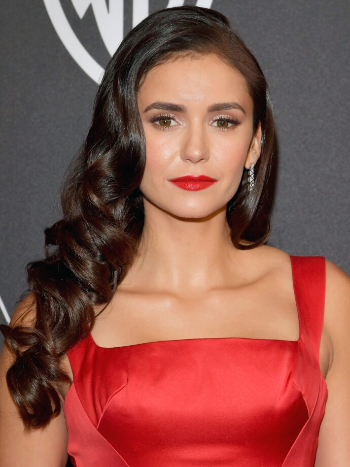In Just 10 Minutes, Nina Dobrev Creates A Raw Makeup Look, Try It Out - 1