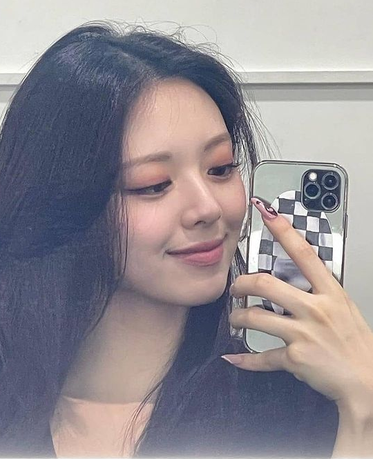 ITZY’s Yuna Is Here To Help You Master The Art Of Slaying Gorgeous Nails - 4