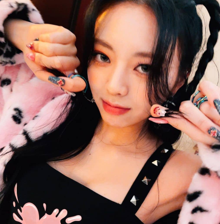 ITZY’s Yuna Is Here To Help You Master The Art Of Slaying Gorgeous Nails - 3