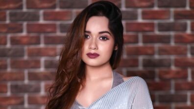 Jannat Zubair Rahmani Looks Stunning In A Grey Sequined Saree!