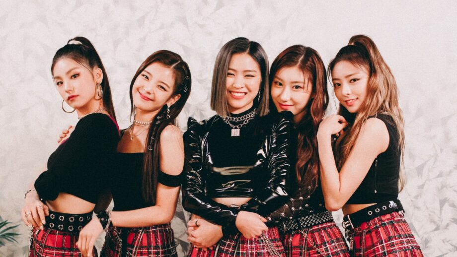 K-Pop Girl Bands Always Share A Great Bond. From Twice To Blackpink Which Group Exemplifies Amazing Sisterhood? - 3