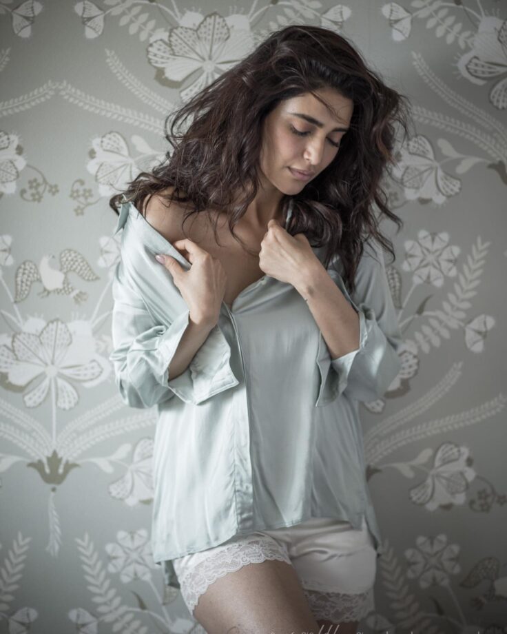 Karishma Tanna Raises Havoc During A Sensuous Shoot: See Pics - 4