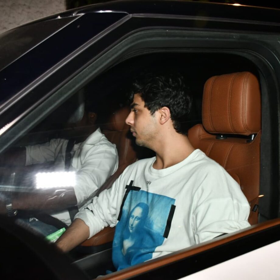 Shweta Bachchan’s birthday bash: Sidharth Malhotra, Gauri Khan, Aryan Khan, Ananya Panday, Karan Johar and Shanaya Kapoor arrive in style - 5