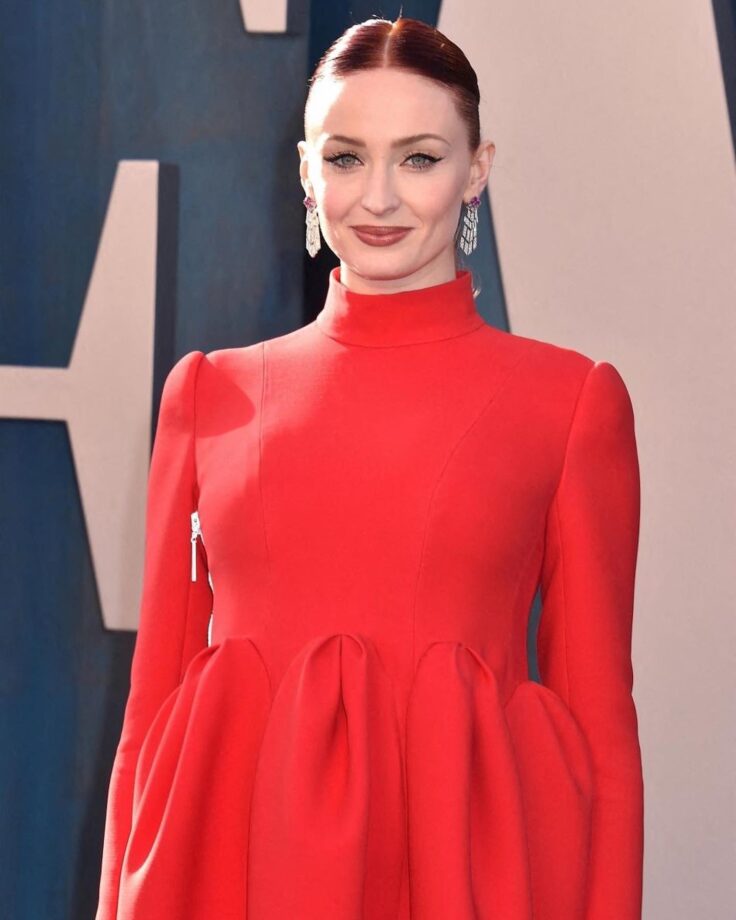 Sophie Turner Flaunts Her Beautiful Baby Bump In Sizzling Red Gown: See Pic - 5