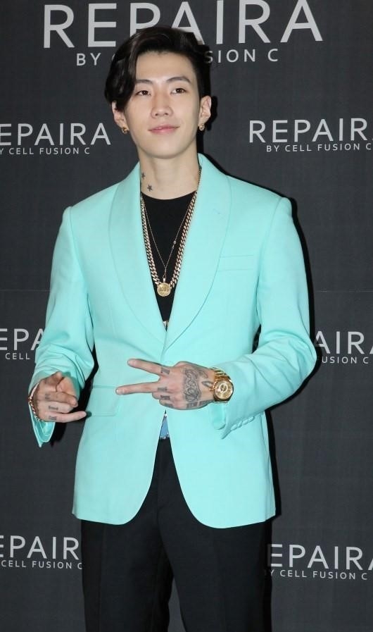 Take A Look At These Ensembles To See How Exceptional Jay Park’s Fashion Sense Is - 1